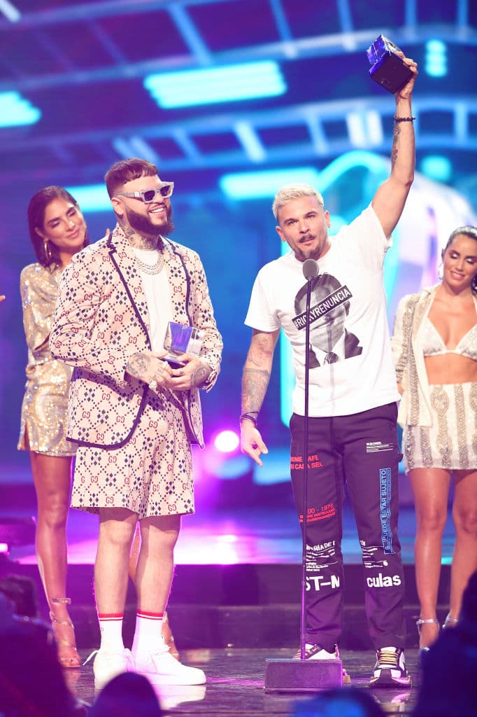 La carrera del intérprete del tema 'Calma' incluye varios éxitos y muchos logros no del todo conocidos.