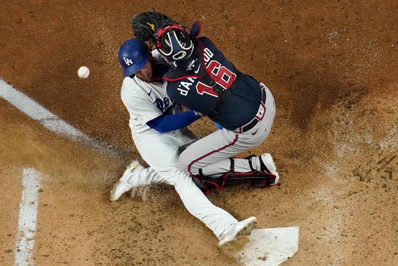 Atlanta vuelve a dejar ir una ventaja 3-1 y termina perdiendo el juego más importante de la serie 3-4 frente a Los Angeles Dodgers.