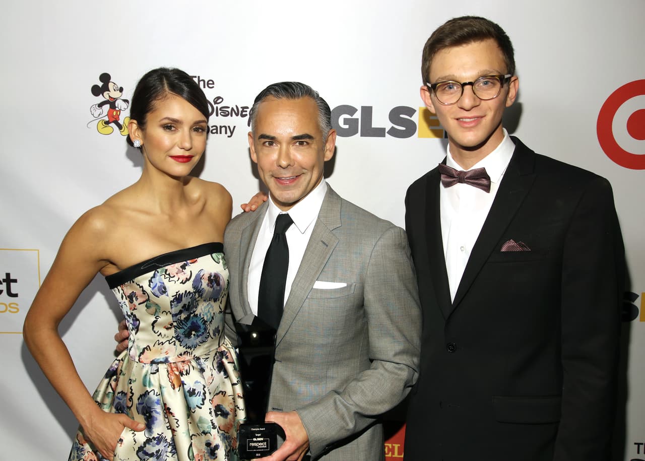 La actriz Nina Dobrev también formó parte de la ceremonia.