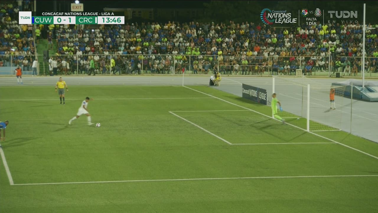 ¡Celebran los ticos! Johan Venegas abre la cuenta 1-0 de penal