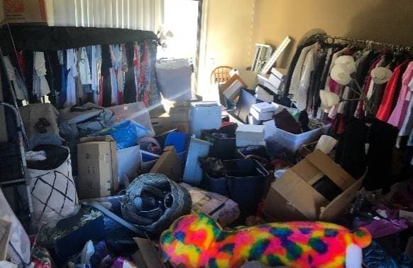 Las autoridades han pedido prestar atención a las compras en línea, pues puede pagar cientos o miles de dólares por productos que no son originales o que 
<a href="https://www.univision.com/local/los-angeles-kmex/ekatarina-zharkova-mecancia-robada-nordstrom-costa-mesa">pueden haber sido robados.</a>