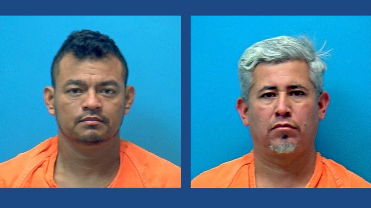 Jorge Martínez Jiménez, de 34 años, y José Leonel Flores, 45 años, fueron detenidos y acusados de trata de personas, luego los trasladaron al Centro de Detención del Condado de Tarrant.