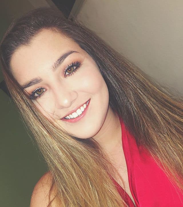 No cabe duda que Melanie tiene una personalidad que atrapa.