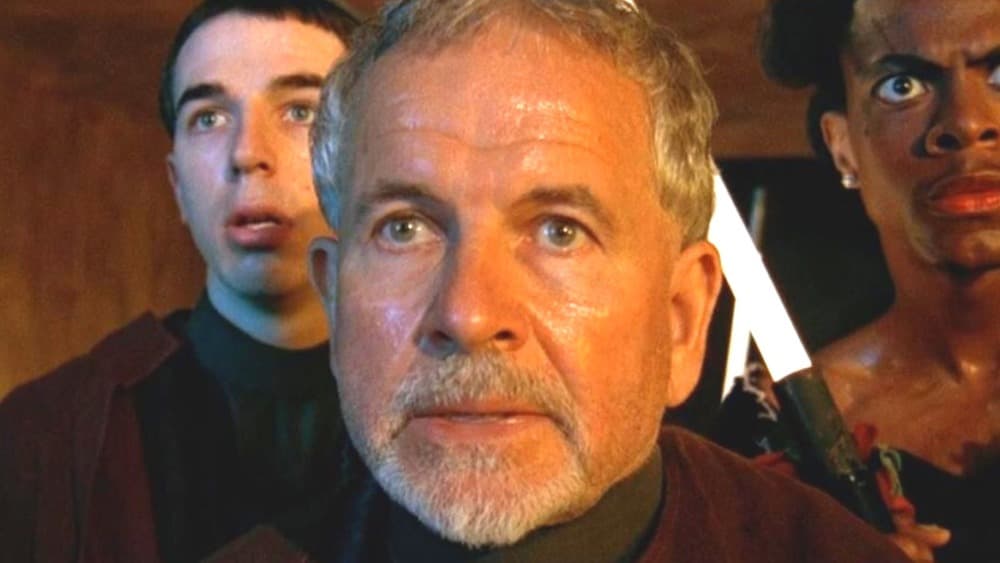 <b>Ian Holm</b>
<br>Aunque no lo parece en un inicio, el padre Cornelius se vuelve una pieza central para la misión de salvar al mundo.