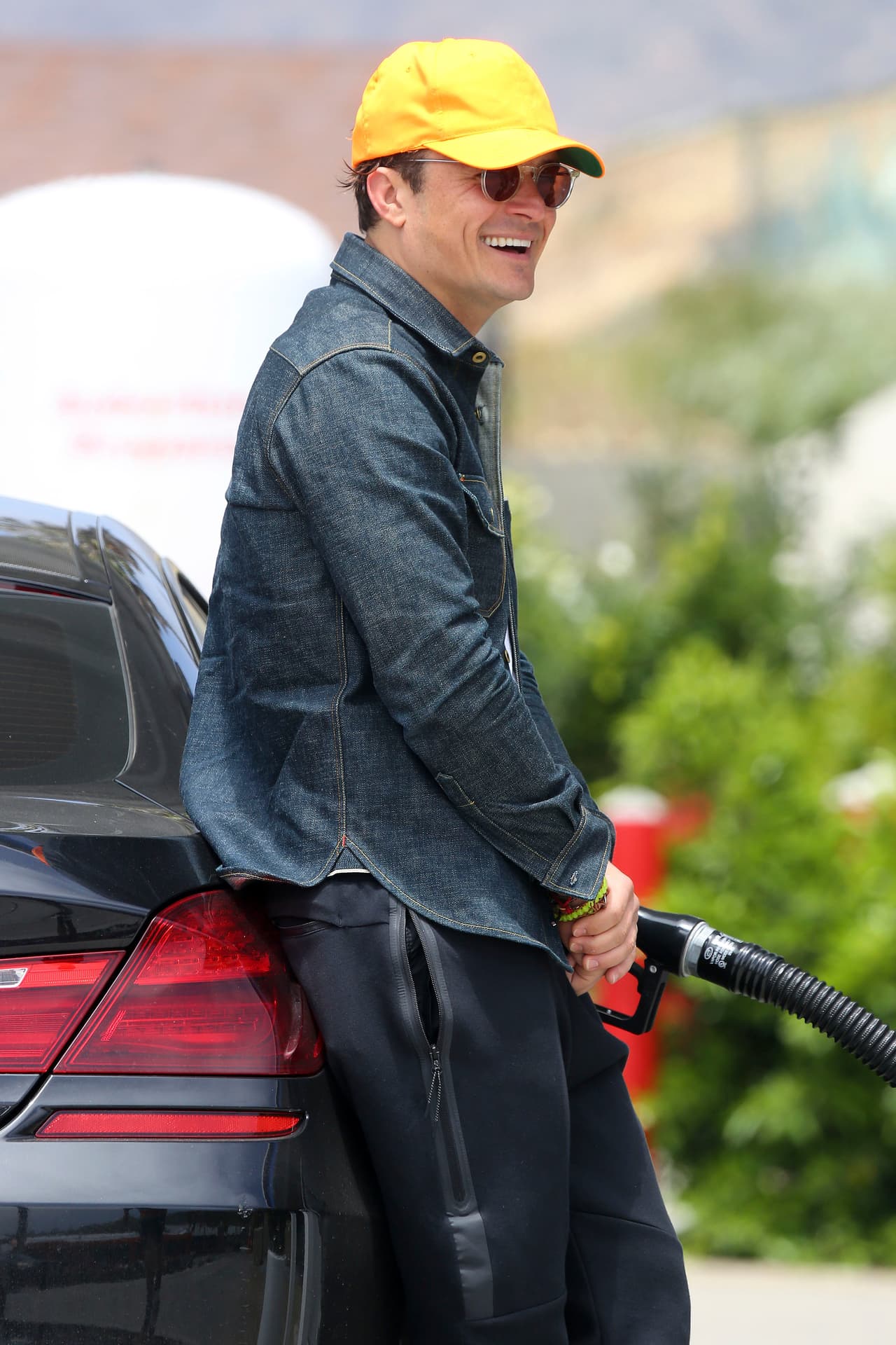 Por lo pronto, a él se le ve feliz y sonriente.