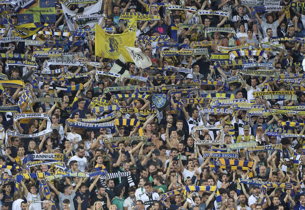 Los aficionados del Parma con la ilusión de volver a ser protagonistas del fútbol italiano.