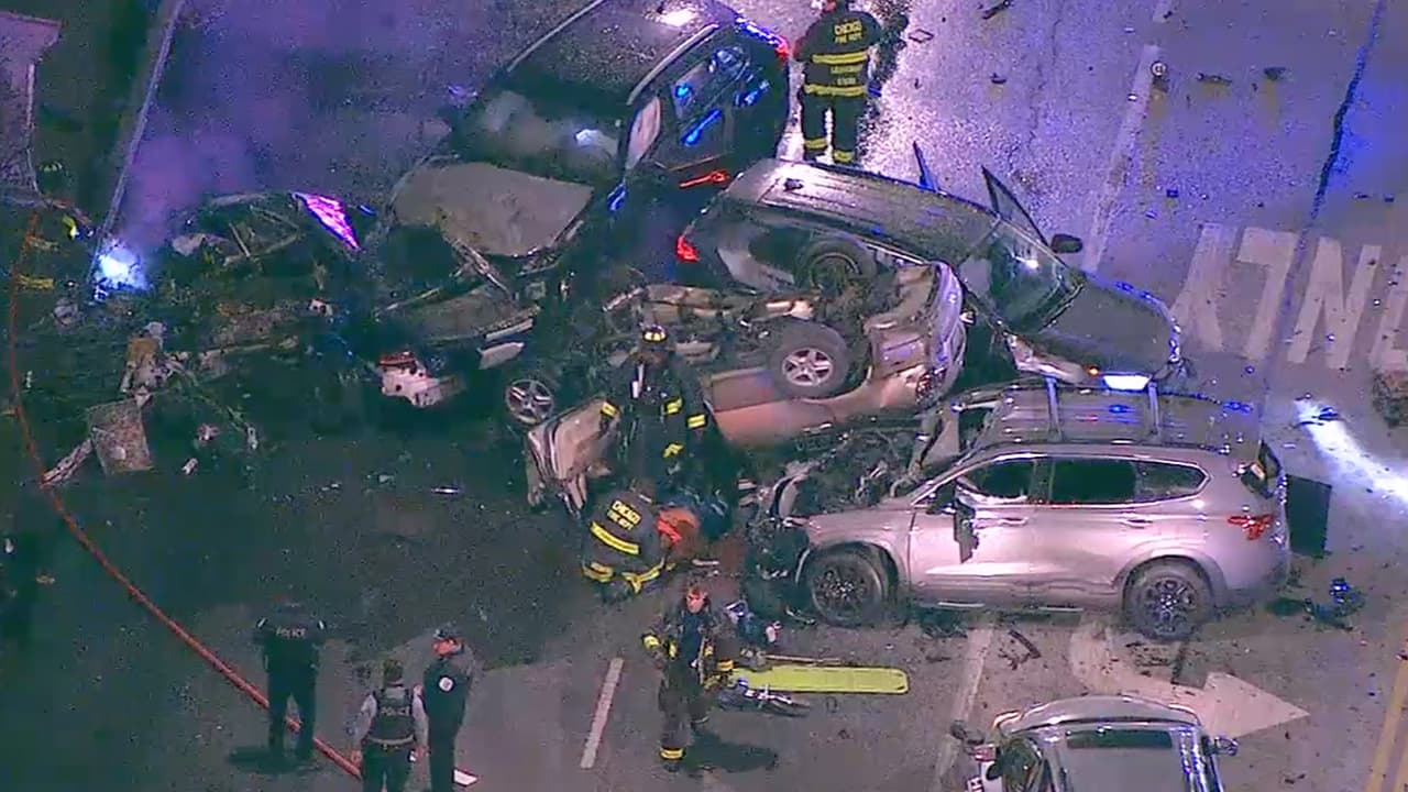 “Este es un accidente realmente malo. He visto muchos, muchos, y este es uno de los peores", comentó el portavoz del Departamento de Bomberos de Chicago, Larry Langford.