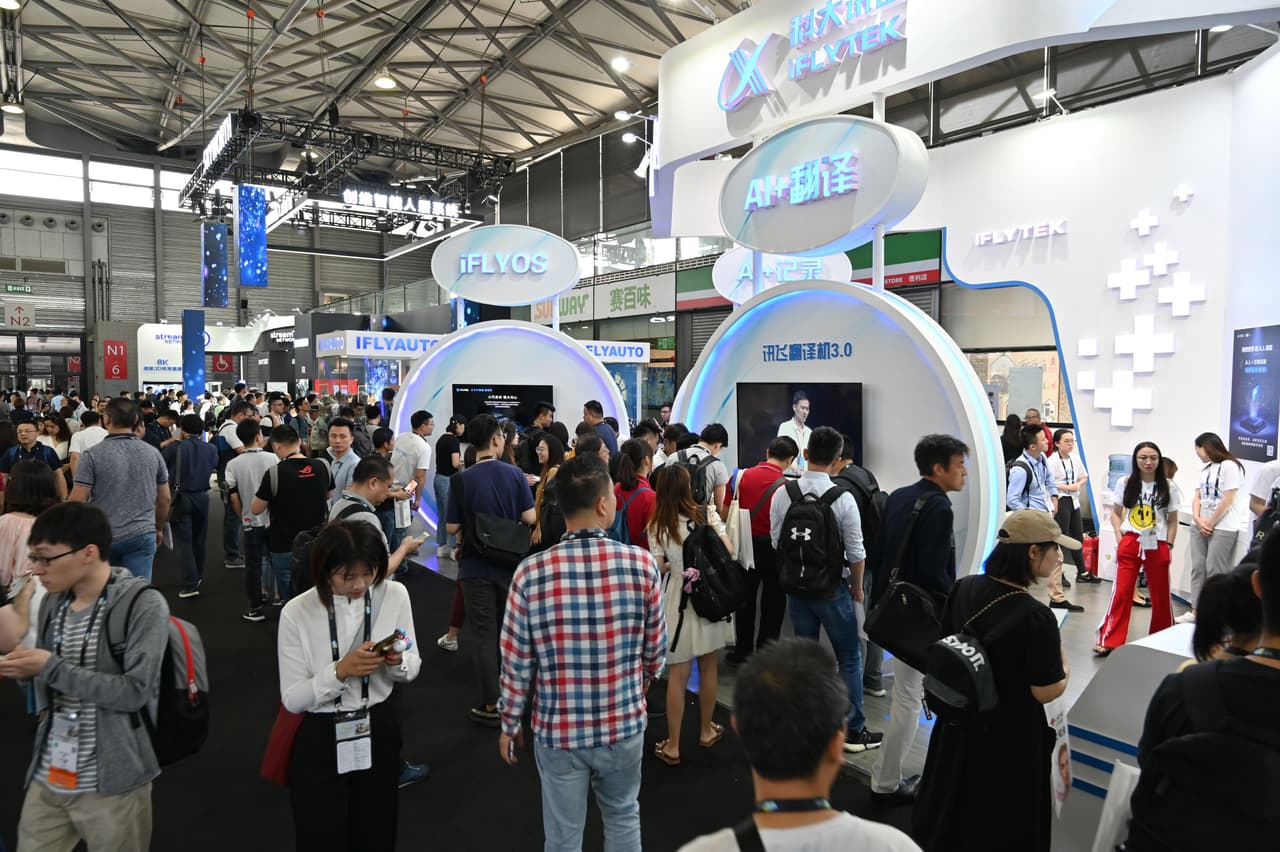 Esta es la quinta edición del CES Asia, realizada en el nuevo centro internacional de exposiciones de Shanghái. Allí los fabricantes y distribuidores de tecnología más importantes del mundo muestran los productos que pronto estarán en las manos de los consumidores.