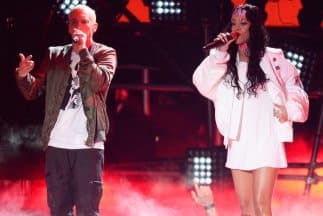Rihanna y Eminem sorprenden con otra explosiva presentación
