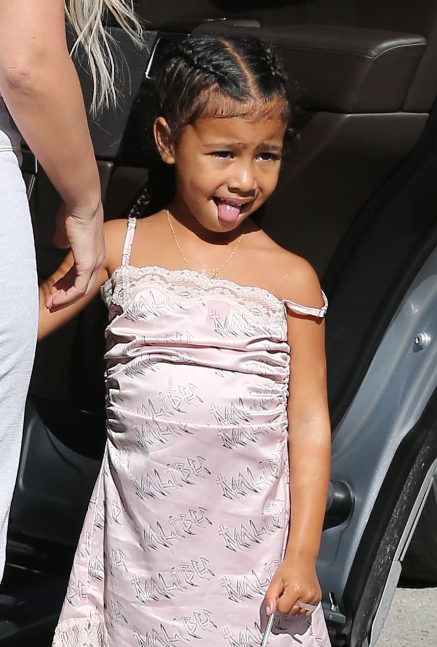 La primogénita de Kim Kardashian y Kanye West, North, se alista a recibir una hermana a comienzos del próximo año.