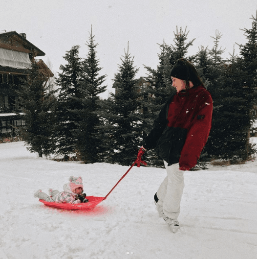 También con los más pequeños de la casa: Nicole y Liam. Ellos están muy consentidos por Hannah.