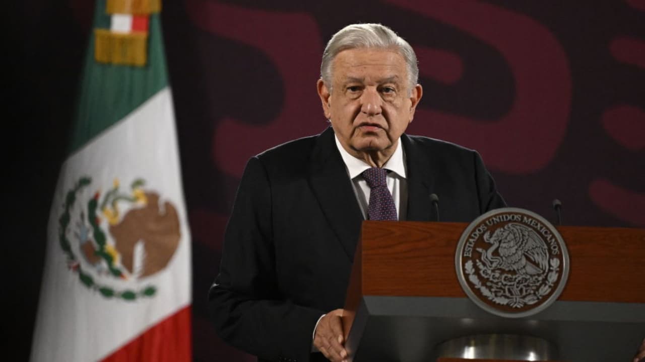 AMLO le dice a Genaro García Luna que "dé a conocer" las supuestas pruebas que lo vinculan con narcos