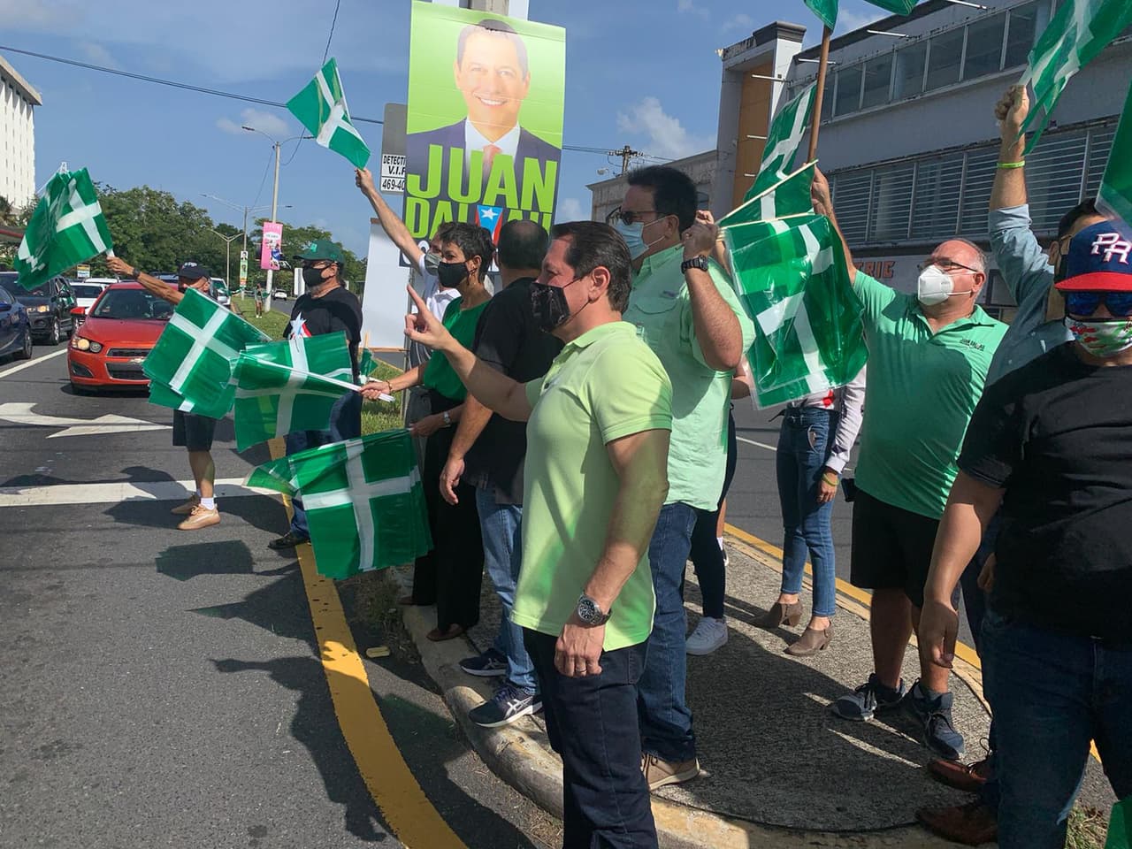 "Este 3 de noviembre salgan a votar y al hacerlo háganlo endosando un proyecto político que nunca te ha fallado y que sí tiene dedicación y vocación para hacer una Patria Nueva", indicó Dalmau.