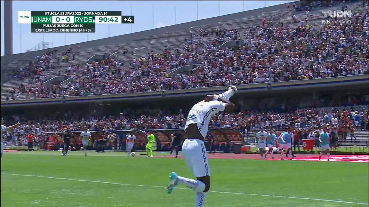 ¡GOOOL! Washington Corozo anota para Pumas UNAM.