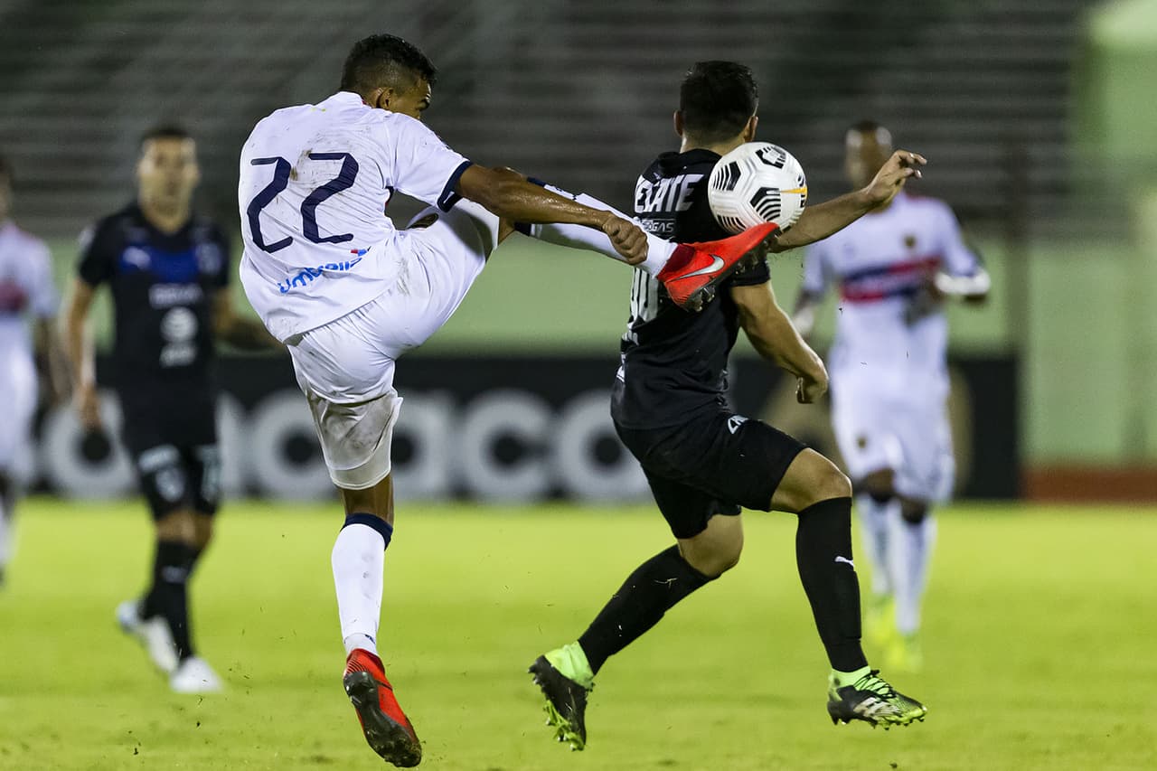 Vincent Janssen (32'), Arturo González (42') y José Alvarado son los encargados de darle el triunfo 0-3 a Monterrey.