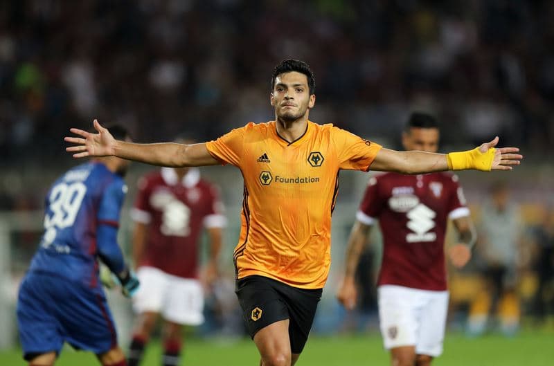 Atento Raúl Jiménez a la propuesta de UEFA con Europa League