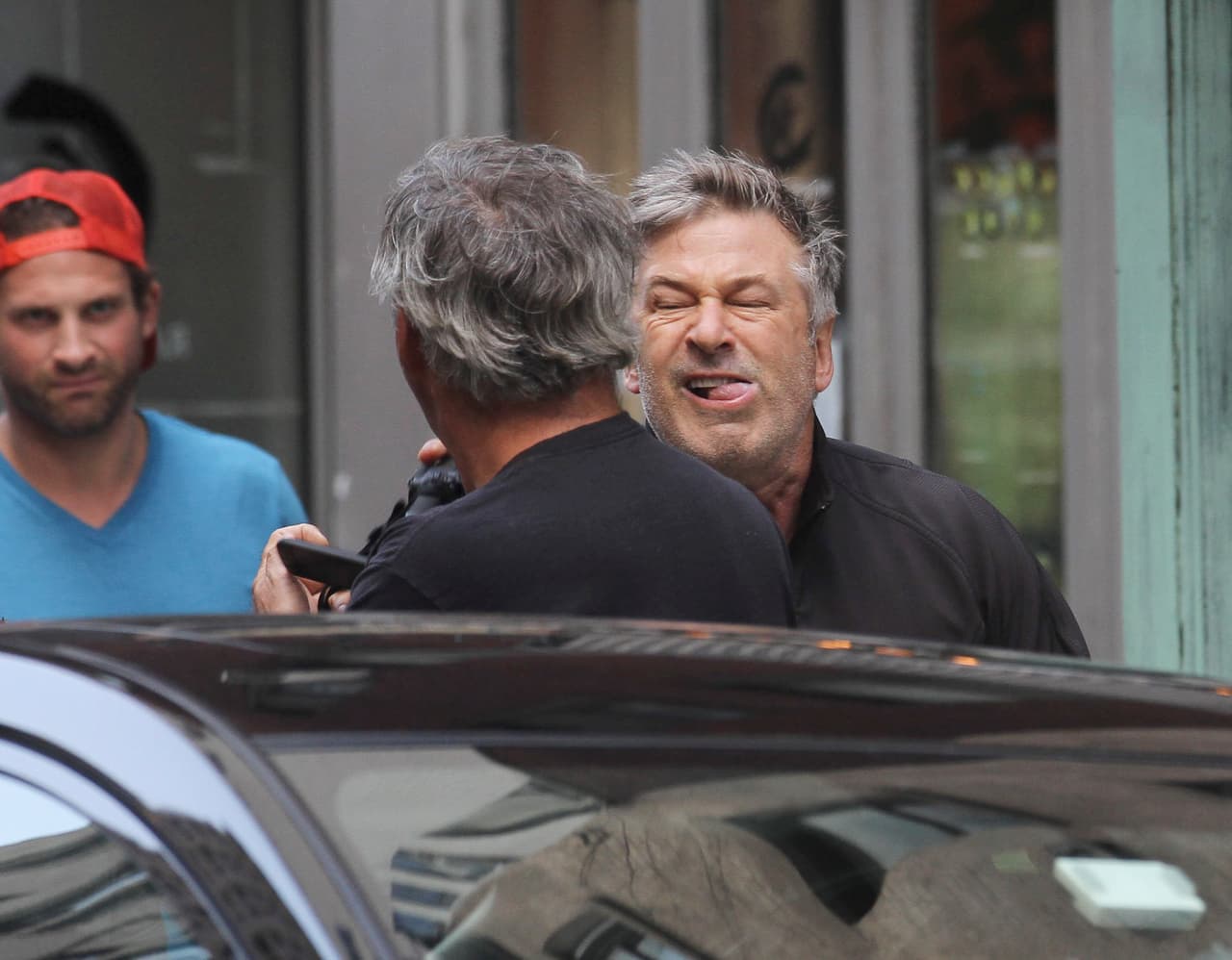 En 2015 Alec Baldwin protagonizó una de las más violentas peleas contra un fotógrafo.
