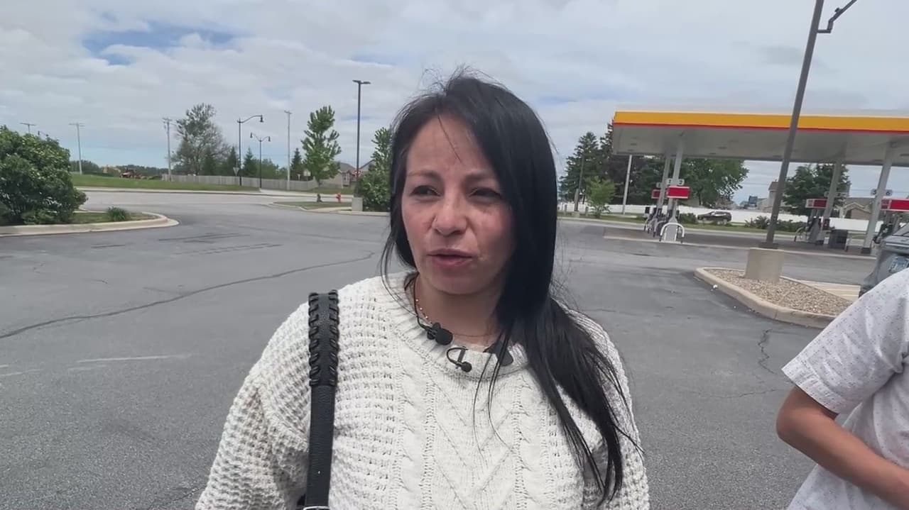 Familia se reencuentra tras detención por ICE pero hijo menor sigue preso y busca libertad