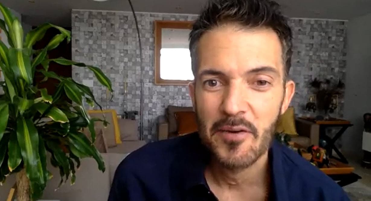 "Tú dices, estando consciente hoy, que te desconecten, que 
<b>así no quieres vivir</b>", explicó el conductor en 2020.
<br>