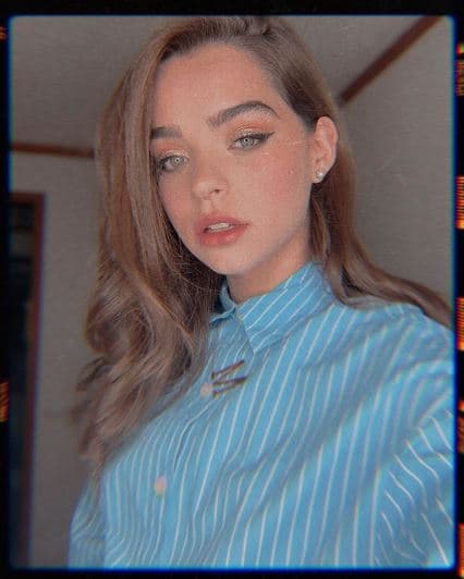 "Una vez que conocí a todo el cast, me di cuenta que son bien bonitas personas, quiero aprender mucho de ellos. Estoy súper agradecida de haber entrado a este proyecto", puntualizó.