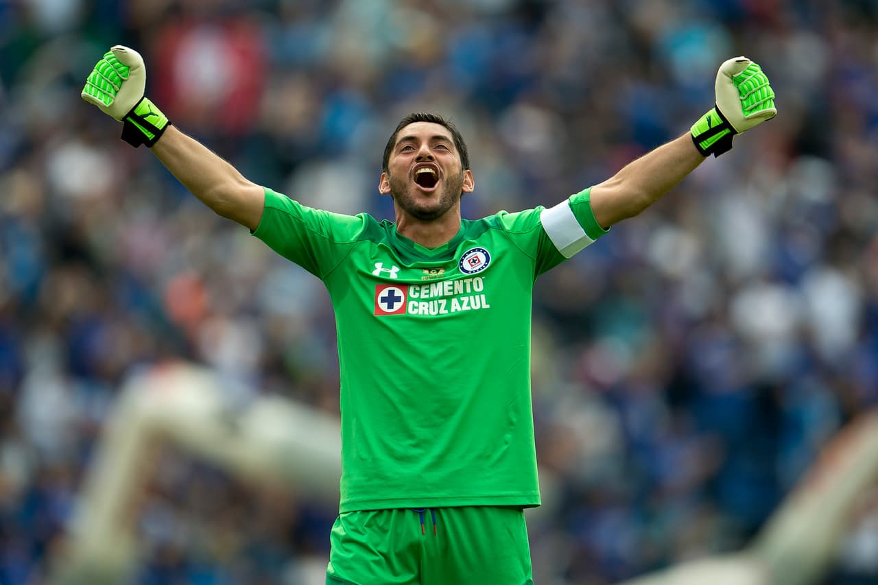 Jesús Corona fue uno de los jugadores más felices durante los 90 minutos y disfrutó al máximo la victoria sobre Monarcas Morelia.