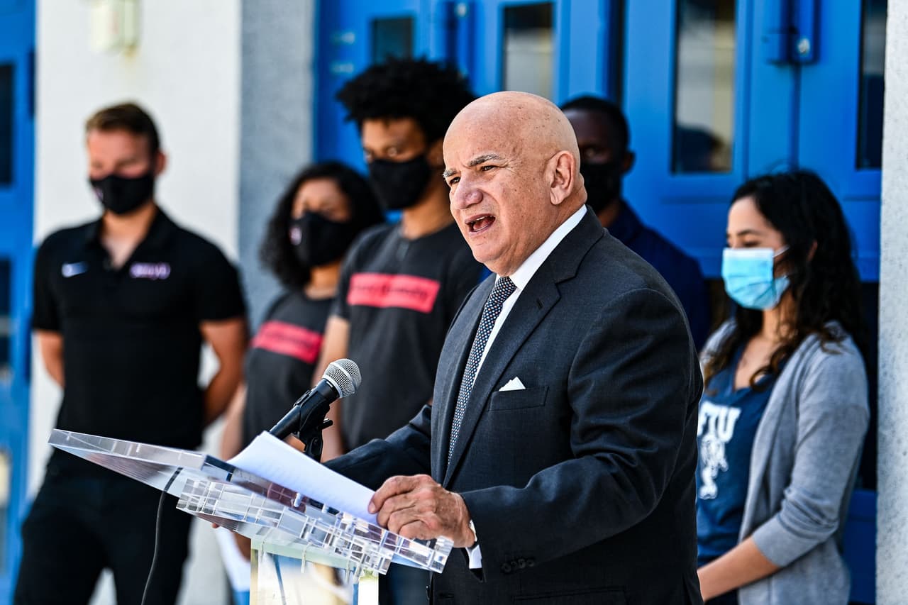 Hospital Jackson Memorial vacunará contra el coronavirus a niños y adolescentes de entre 12 a 18 años