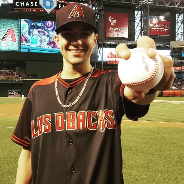 El deporte favorito de nuestro juez de Pequeños Gigantes USA es el béisbol y así muestra su pasión.