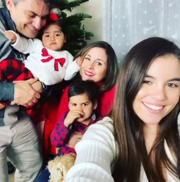 “Escogió México para casarse porque aquí está su familia, la de Pablo, y está más bonito aquí, tiene muchos pros”, explicó. 
<br>