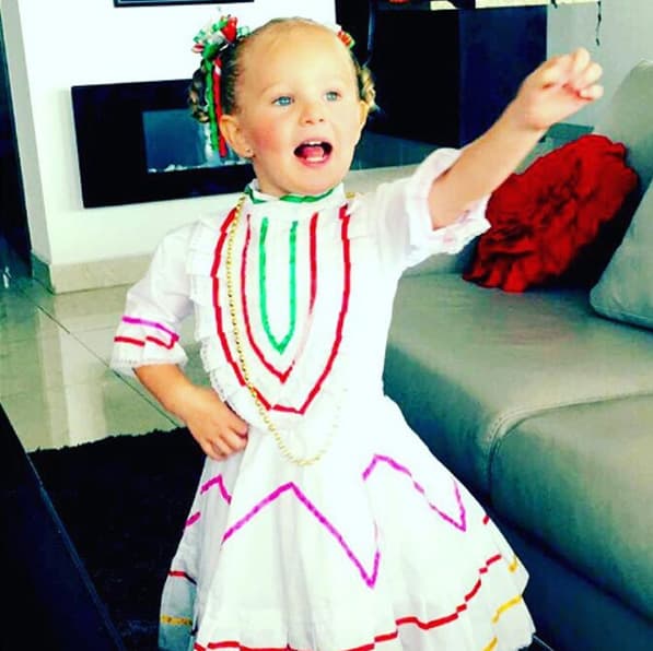 No es raro que este par traiga loco al galán de telenovelas.