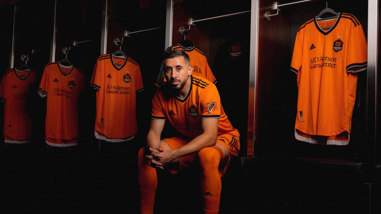 Se espera que Herrera llegue a Houston a finales de junio, para ser presentado de manera oficial pocos días después en una conferencia de prensa.
<br>