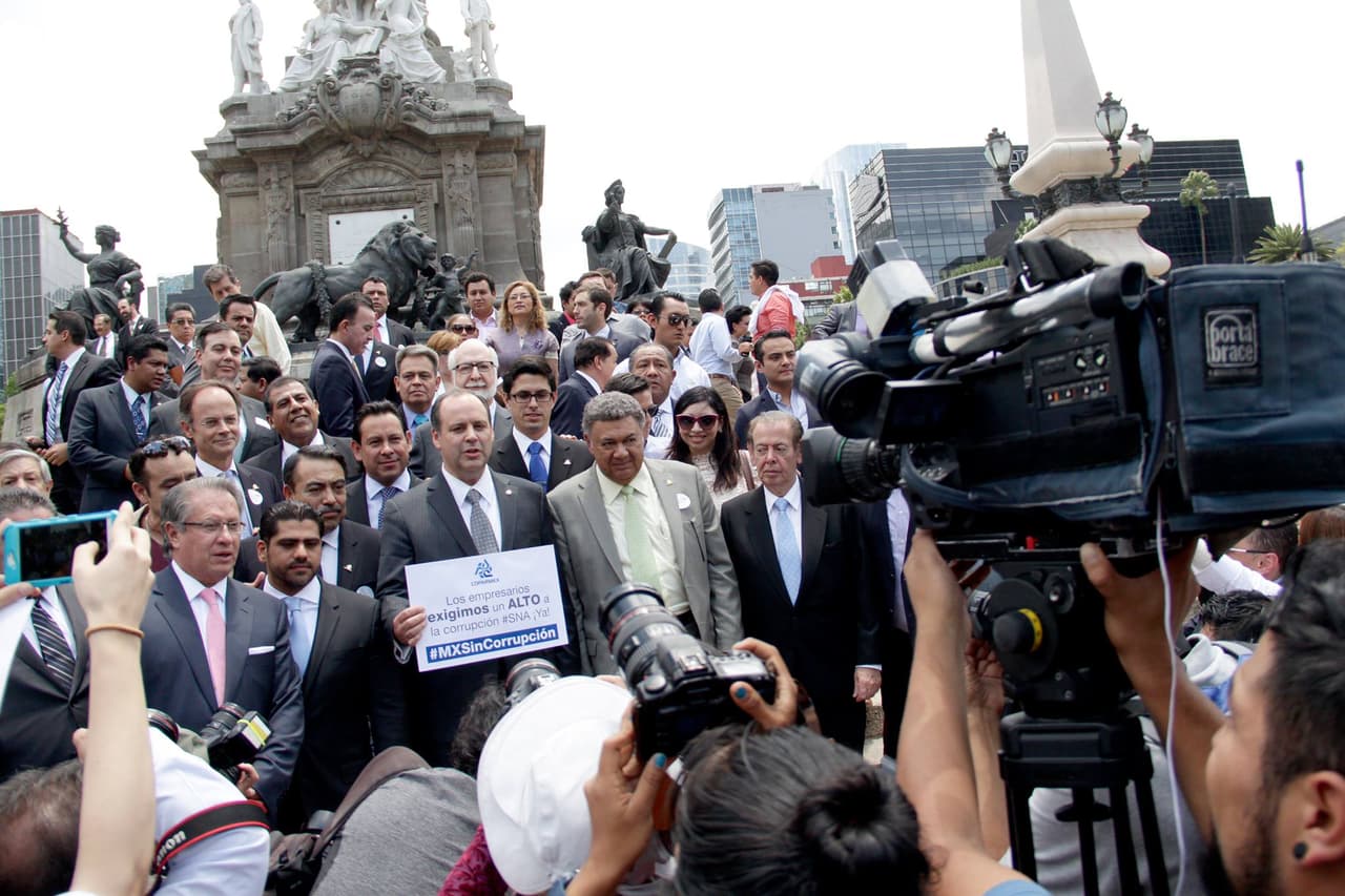 Manifestación en el Ángel de la Independencia