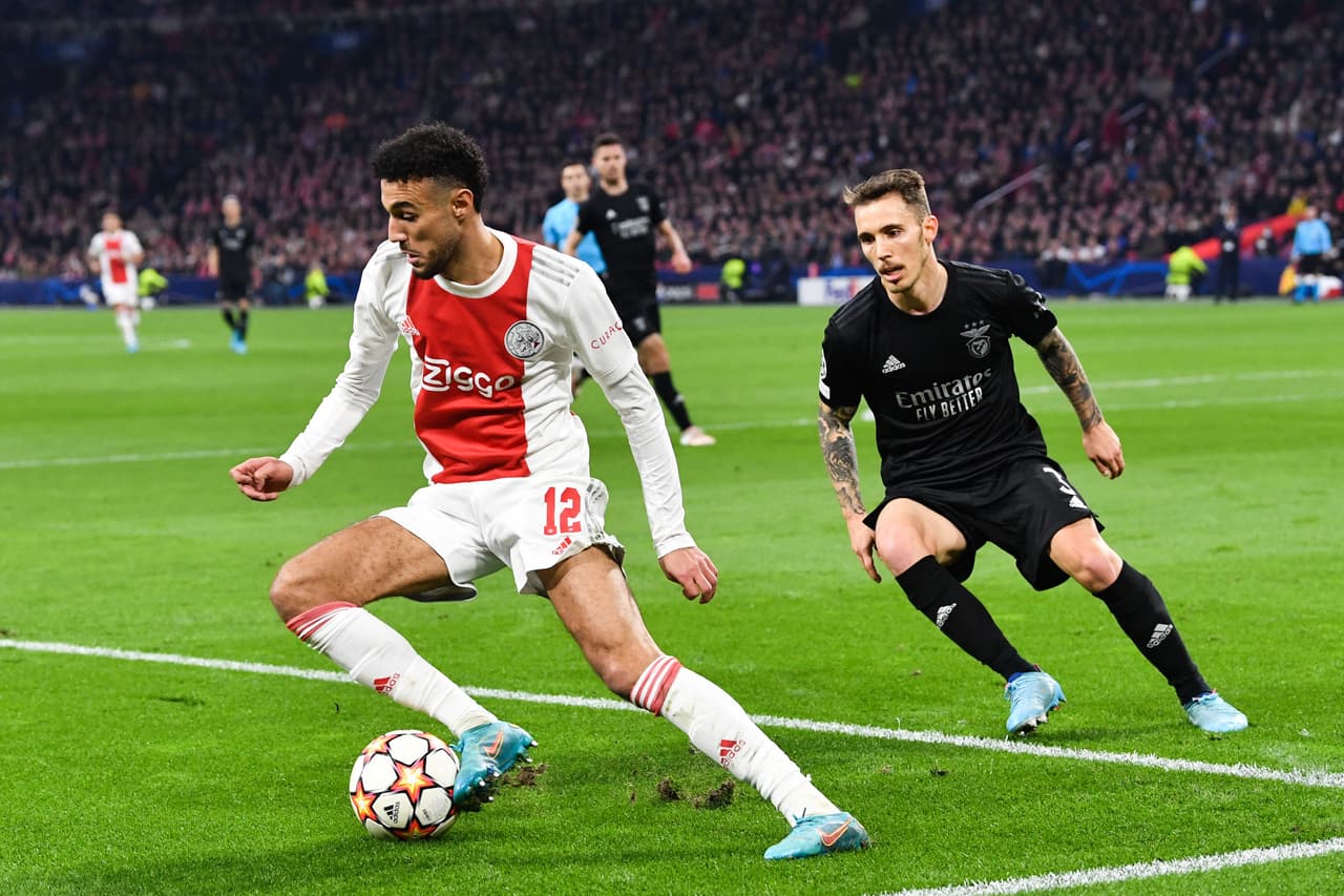 <br>El compromiso era ríspido y Benfica supo controlar la parte baja de su sector.
<br>