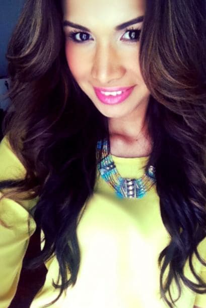 A través de las famosas fotos 'selfies' es como nuestra reina mantiene una estrecha relación con sus seguidores. Este tipo de fotos se han convertido en un fenómeno y no hay quién no se haya tomado una. Ahora puedes subir la tuya con el hashtag #NBLselfie para ganar un kit de belleza, los detalles aquí