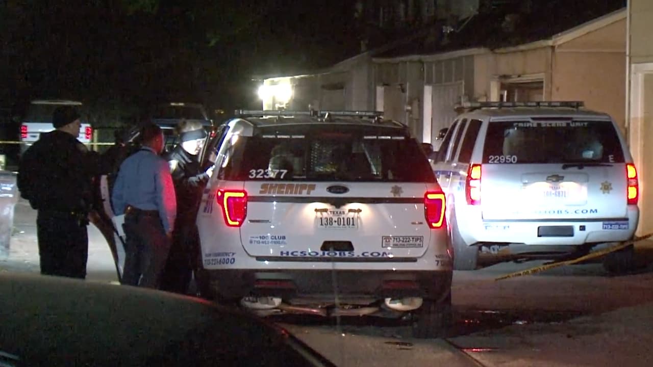 Un hombre de 29 años murió baleado y la policía trata de establecer si su hijastro adolescente es el pistolero