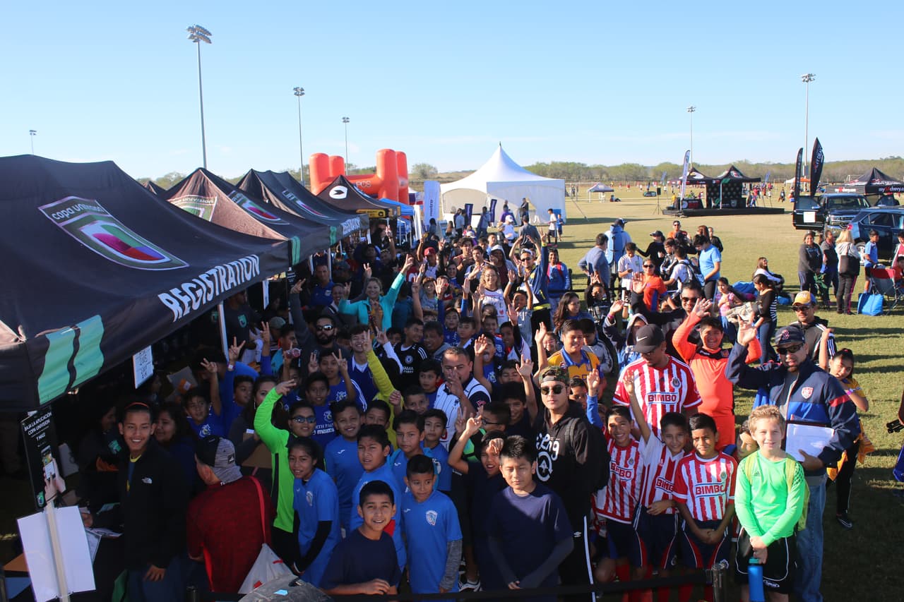 Decenas de personas disfrutaron este 22 de octubre de la más reciente edición de Copa Univision en la ciudad texana en donde practicaron su deporta favorito y convivieron con su comunidad.