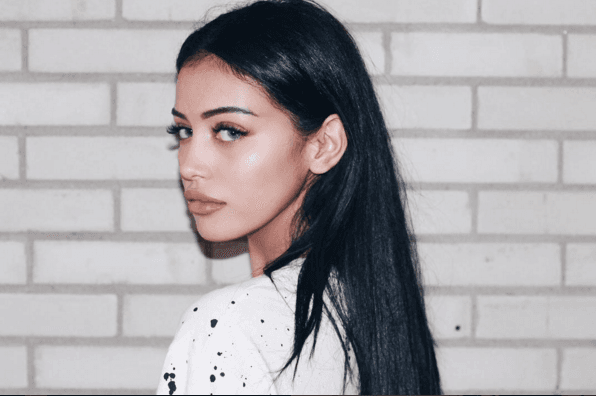 Tampoco se ve que haya reaccionado de una forma exagerada al saber que él la seguía en Instagram, más bien se lo tomó cool.