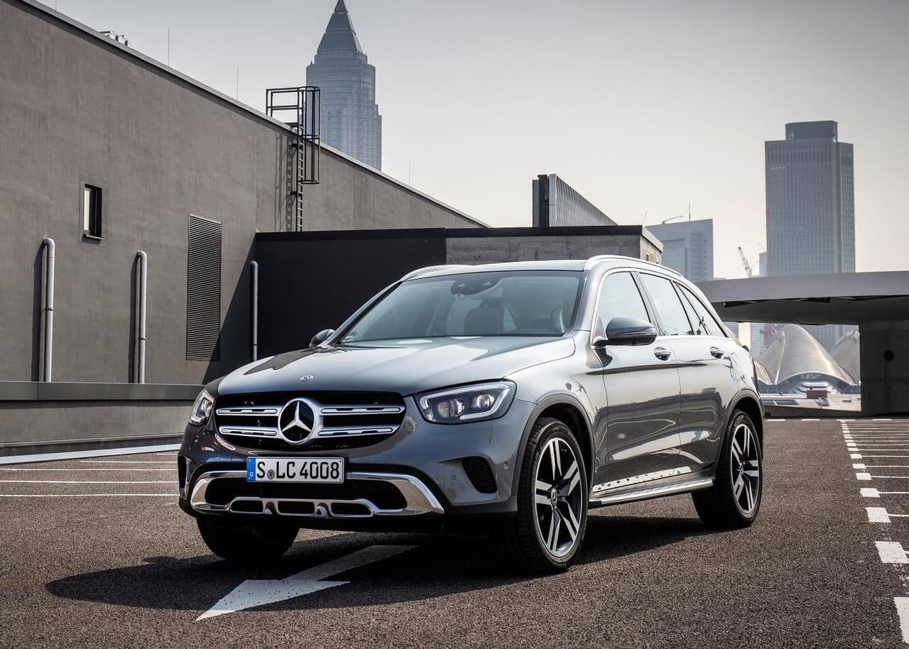 <h3 class="cms-H3-H3"><b>8. Mercedes-Benz GLC</b></h3>
<br>
<br>
<b>Precio promedio de una unidad usada en noviembre 2021:</b> $40,635
<br>
<b>Diferencia en dólares comparado a noviembre 2020: </b>$4,999
<br>
<b>Diferencia porcentual comparado a noviembre 2020: </b>14.0%
