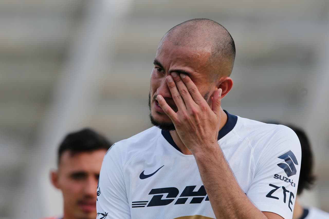 El paraguayo Carlos González no tenía suerte en la definición para los Pumas.