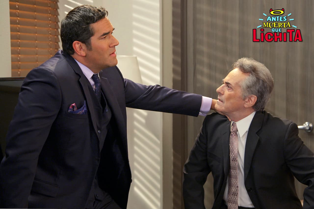 Augusto le revelará a los miembros de la API toda la verdad sobre el pasado de Roberto.