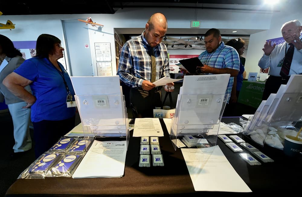 El desempleo se sitúa en abril en el 3.9%, el mejor dato desde el año 2000