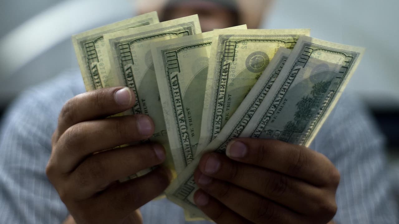 $500 al mes por dos años: Condado Cook comienza a enviar los primeros cheques