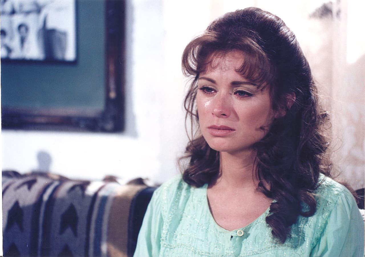 Dicho proyecto fue uno de los más importantes en la carrera de Lety y, a más de 20 años del estreno de 'Esmeralda', la actriz reveló la 
<b>preparación que tuvo </b>para interpretar a la joven que carecía de visión.