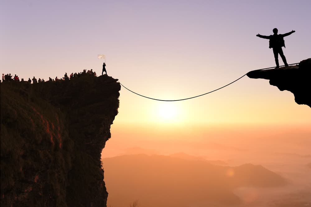 El único problema es cuando Aries deja que su impulsividad y poca paciencia le gane. Pero aún así, con su gran autoestima y seguridad, un carácter decidido, fuerte e independiente, no suelen temerle a nada. Son uno de los signos más fuertes y por ende resilientes del Zodiaco.