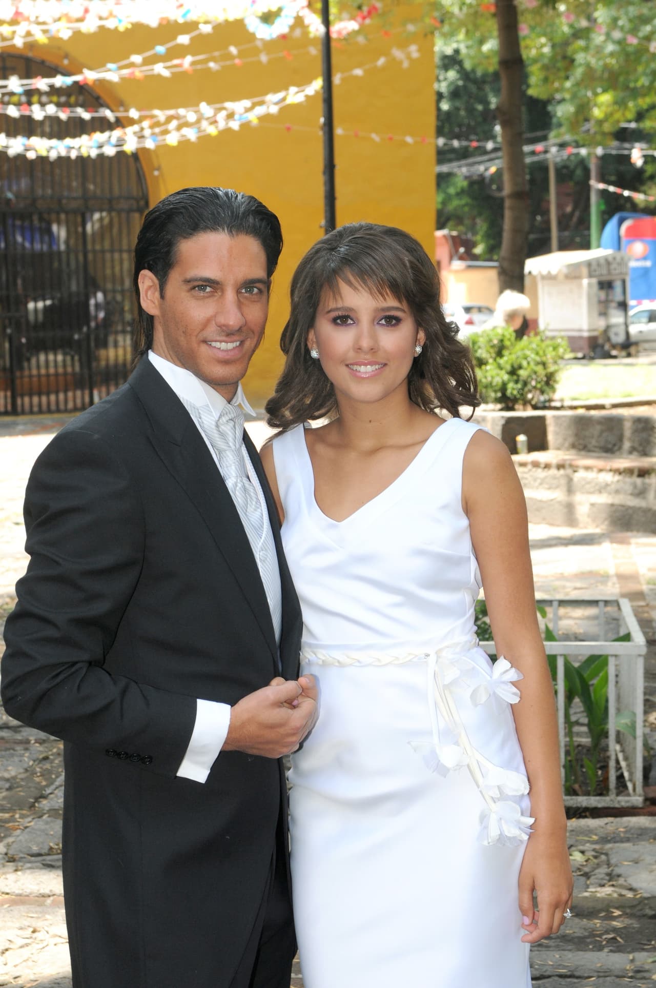 Otra actriz que inició con el pie izquierdo su carrera dentro de los melodramas fue 
<b><a href="http://www.univision.com/temas/paulina-goto">Paulina Goto</a></b>, ella realizó el 'remake' de 'Mi pequeña traviesa', pero el público no la recibió como se esperaba y la 
<b>'Niña de mi corazón</b>' duró menos de 100 capítulos.