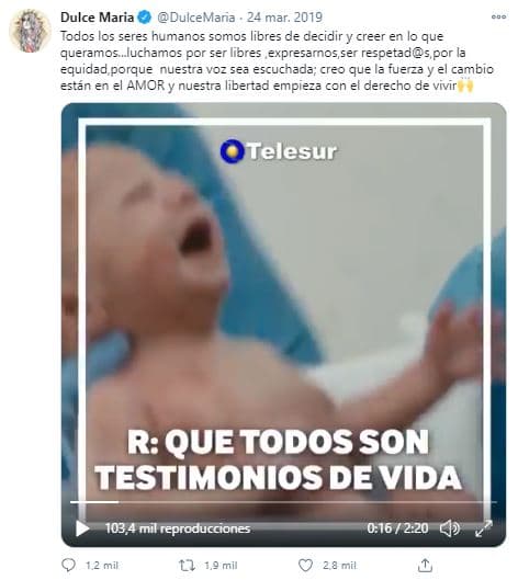 Dulce María ya había usado su Twitter en marzo de 2019 para hablar de lo que llamó "el derecho de vivir". El domingo 24 tuiteó: "Todos los seres humanos somos libres de decidir y creer en lo que queramos... luchamos por ser libres, expresarnos, ser respetad@s, por la equidad, porque nuestra voz sea escuchada; creo que la fuerza y el cambio están en el amor y nuestra libertad empieza con el derecho de vivir".