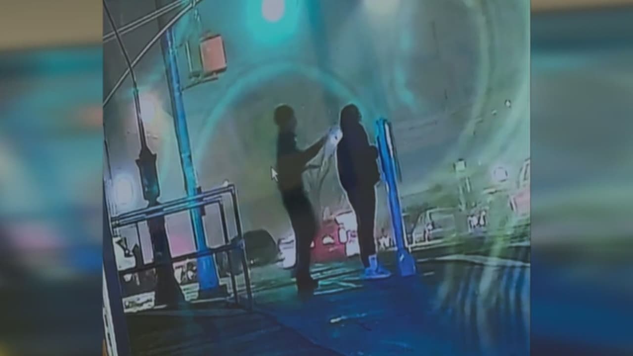 Acusan formalmente al sospechoso de apuñalar a una madre hispana en Queens
