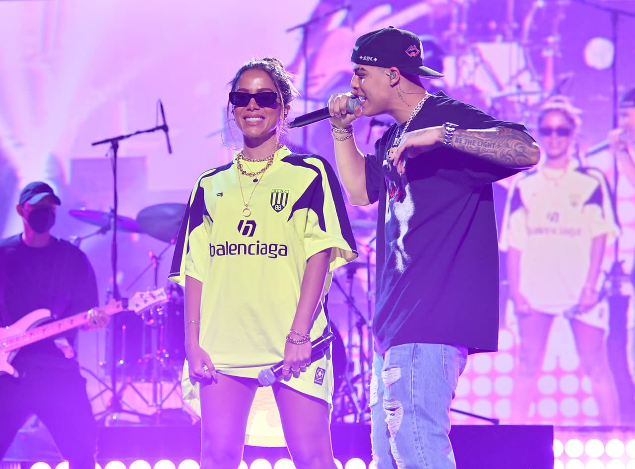 Poniendo candela rumbo a la celebración, 
<b><a href="https://www.univision.com/temas/anitta" target="_blank">Anitta</a></b> y 
<b><a href="https://www.univision.com/temas/lunay" target="_blank">Lunay</a></b> hicieron lo propio en su presentación. Una dupla que definitivamente ha encendido el verano con su tema 'Todo o Nada'.