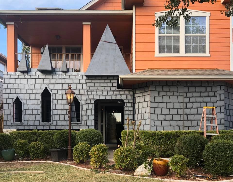 La familia está recolectando donaciones este año para dos organizaciones con las que están involucradas: kidsActing Foundation y Foster Angels.