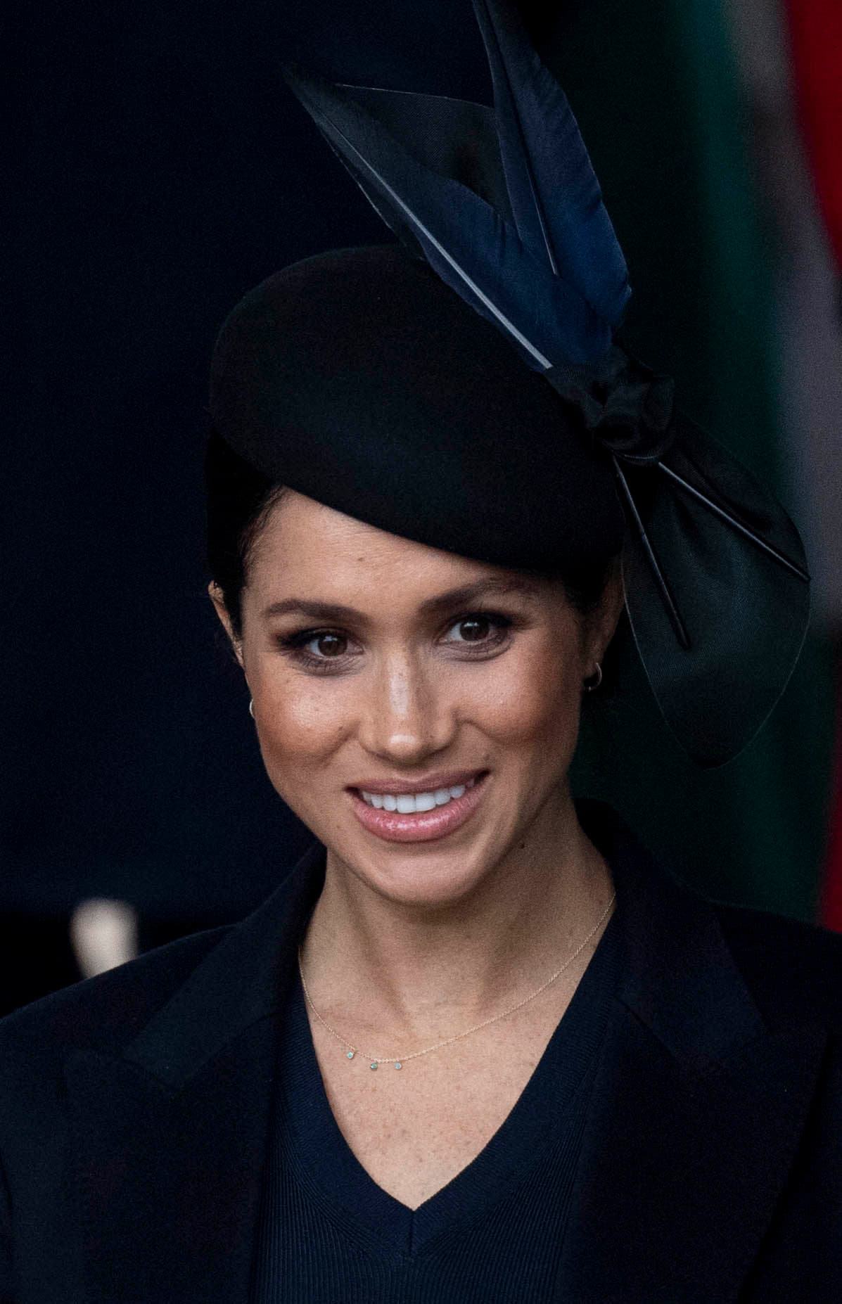 Mientras que Meghan Markle todo el tiempo estuvo del brazo de su esposo, el príncipe Harry.