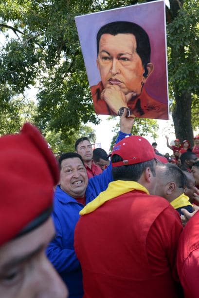 El presidente venezolano no dejó de lado la oportunidad de acusar a su rival asegurando que mafias ligadas con el narcotráfico ayudan a financiar la campaña electoral de su principal rival en las elecciones del domingo, Henrique Capriles.